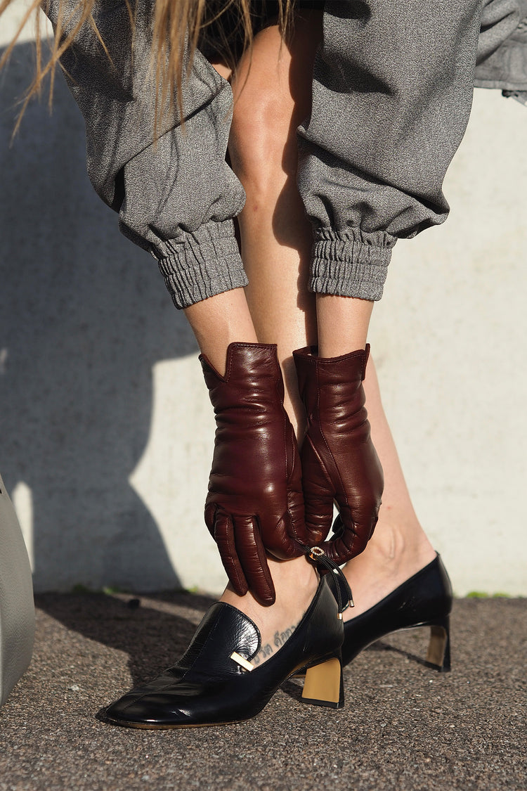 leather gloves
 burgudny handsome essentials vino 