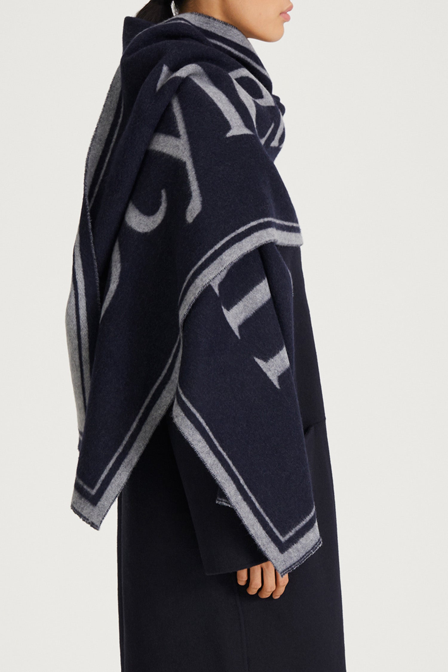 navy/grey wool scarf stylein thalia side
