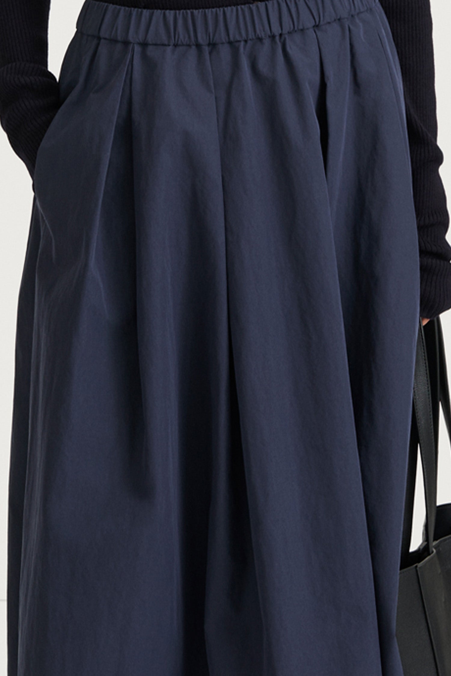 Navy maxi trench skirt navy stylein sorina front close up model image