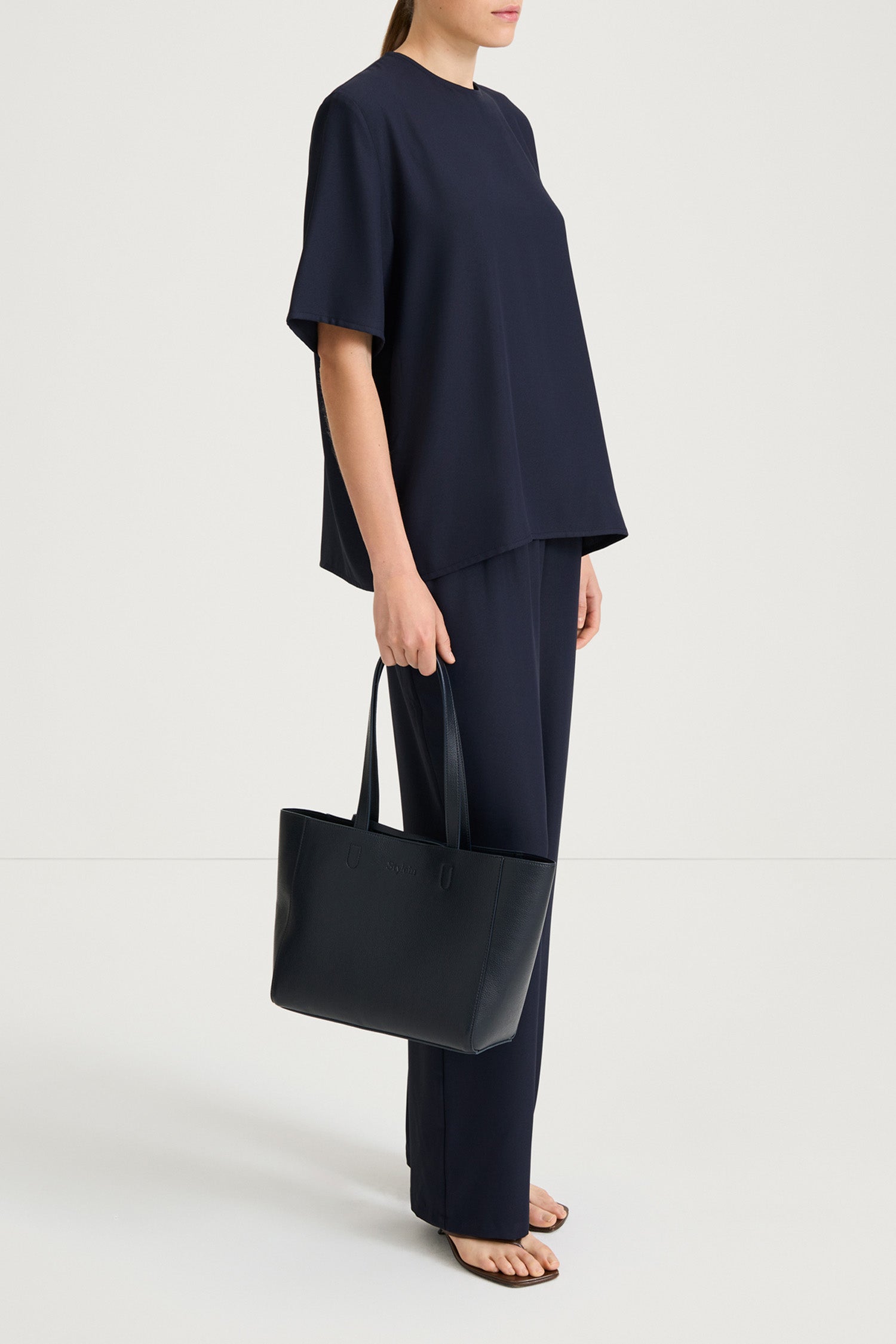 navy t-shirt blouse stylein martano side model image