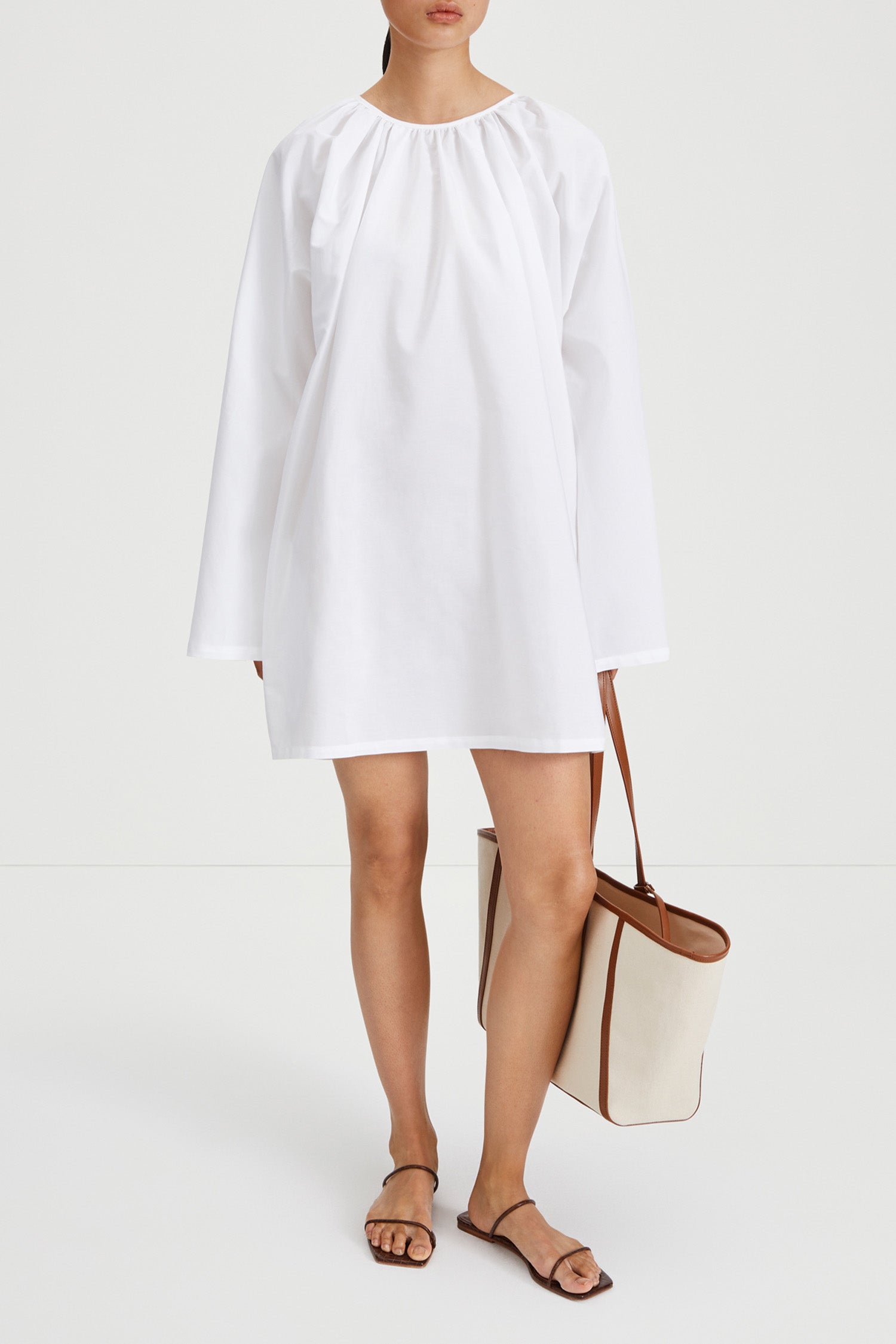 Juni dress short voluminous shape full length sleeves white stylein front image