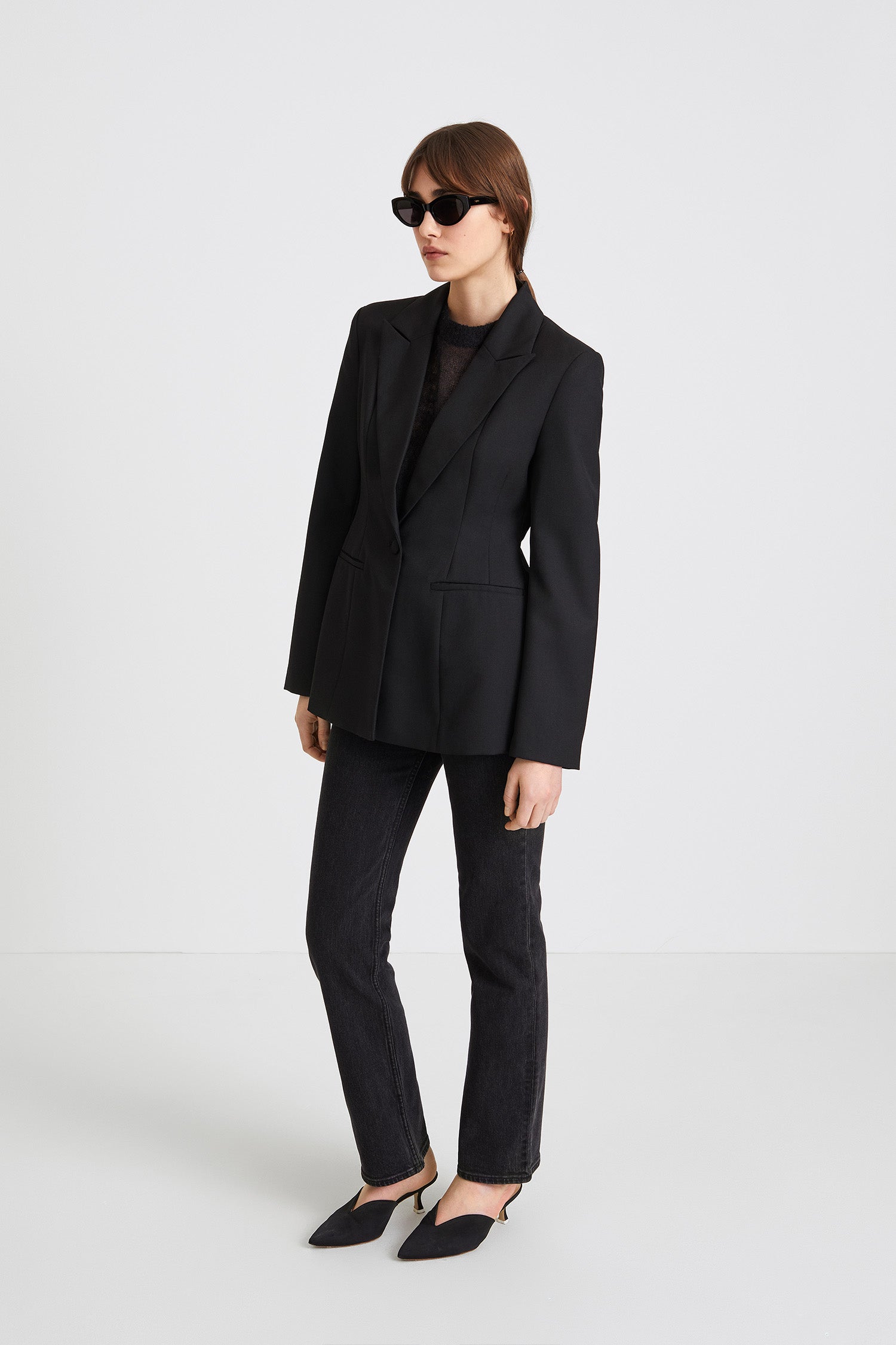 Bovino blazer tailored cinched waist delicate shoulder pads black stylein side image