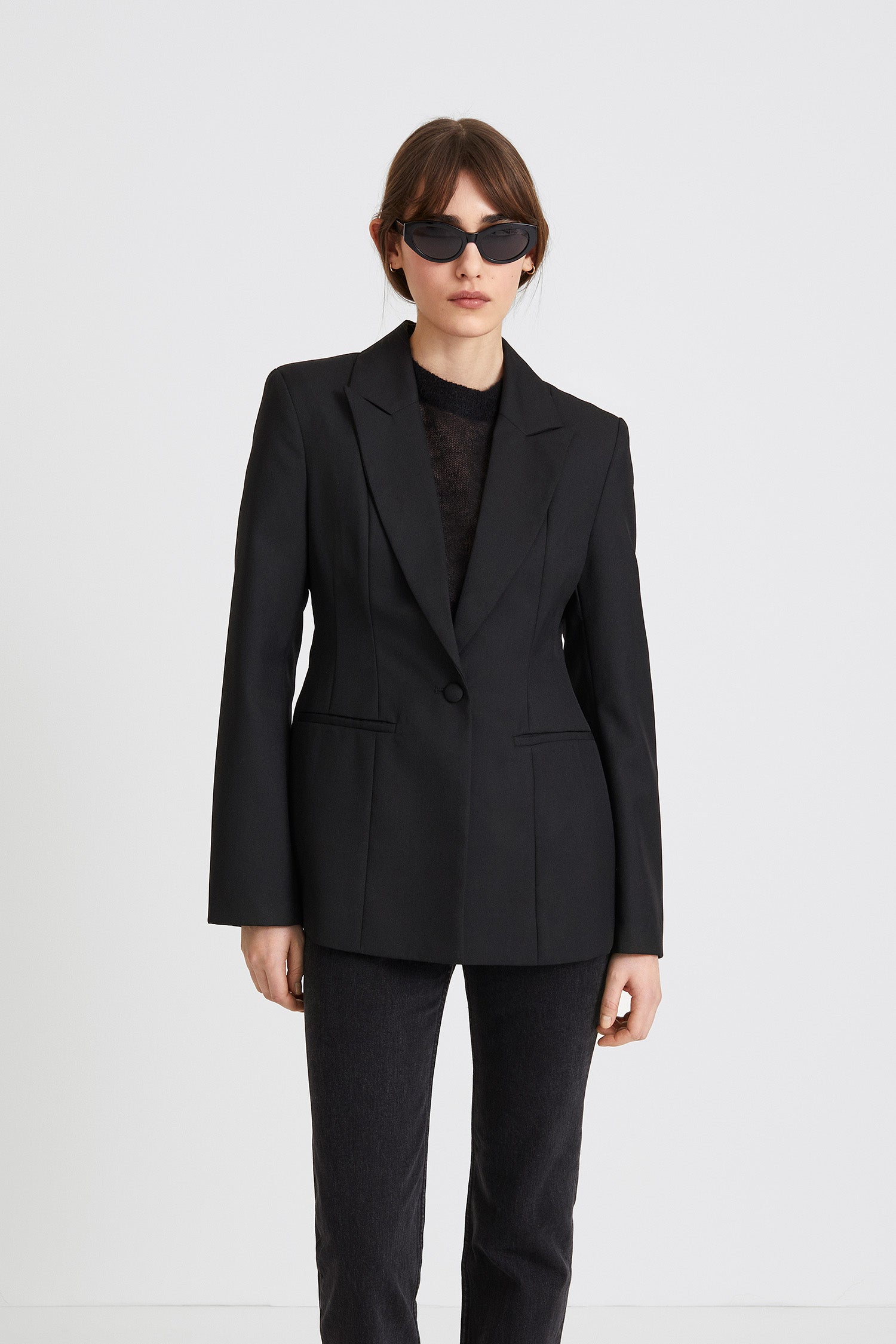Bovino blazer tailored cinched waist delicate shoulder pads black stylein front image