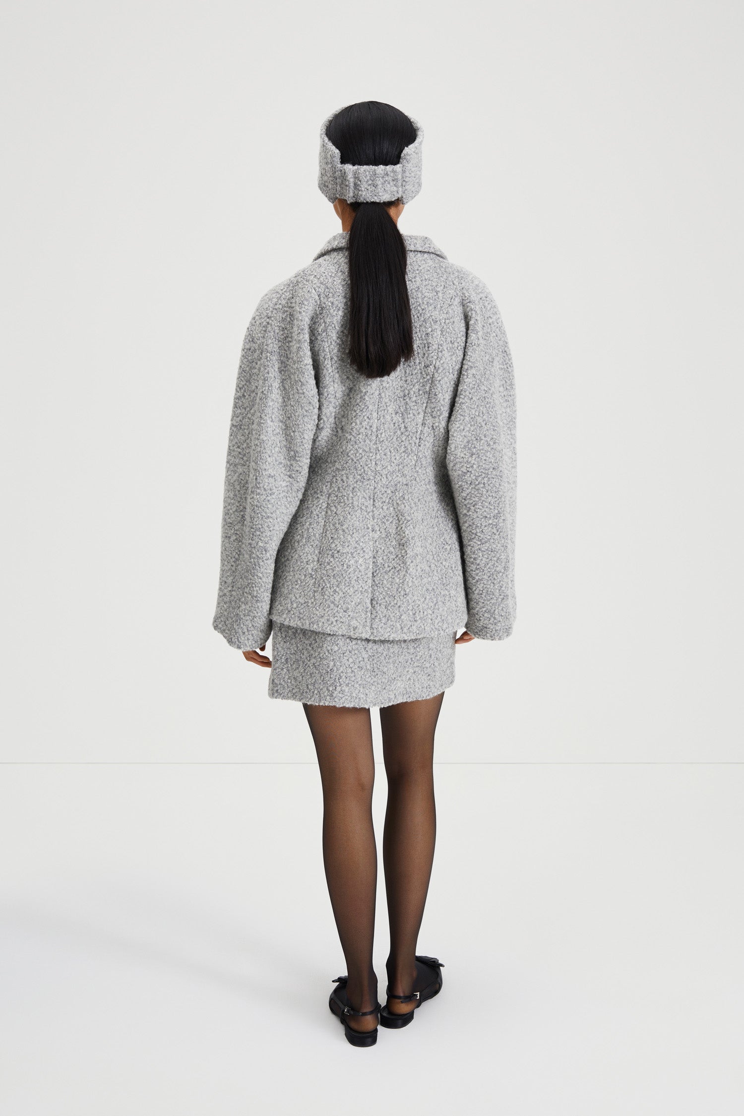 Halle skirt mini boucle subtly flared grey stylein back image
