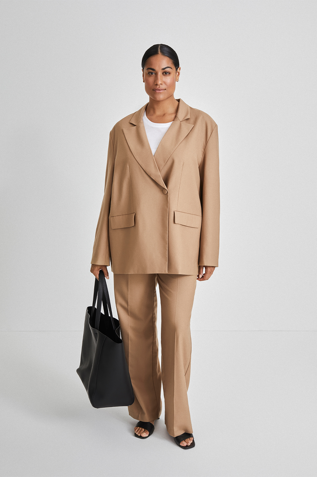 Burano blazer wool mix oversized double breasted slit at sleeve thin shoulder pads semi stand collar beige stylein front image