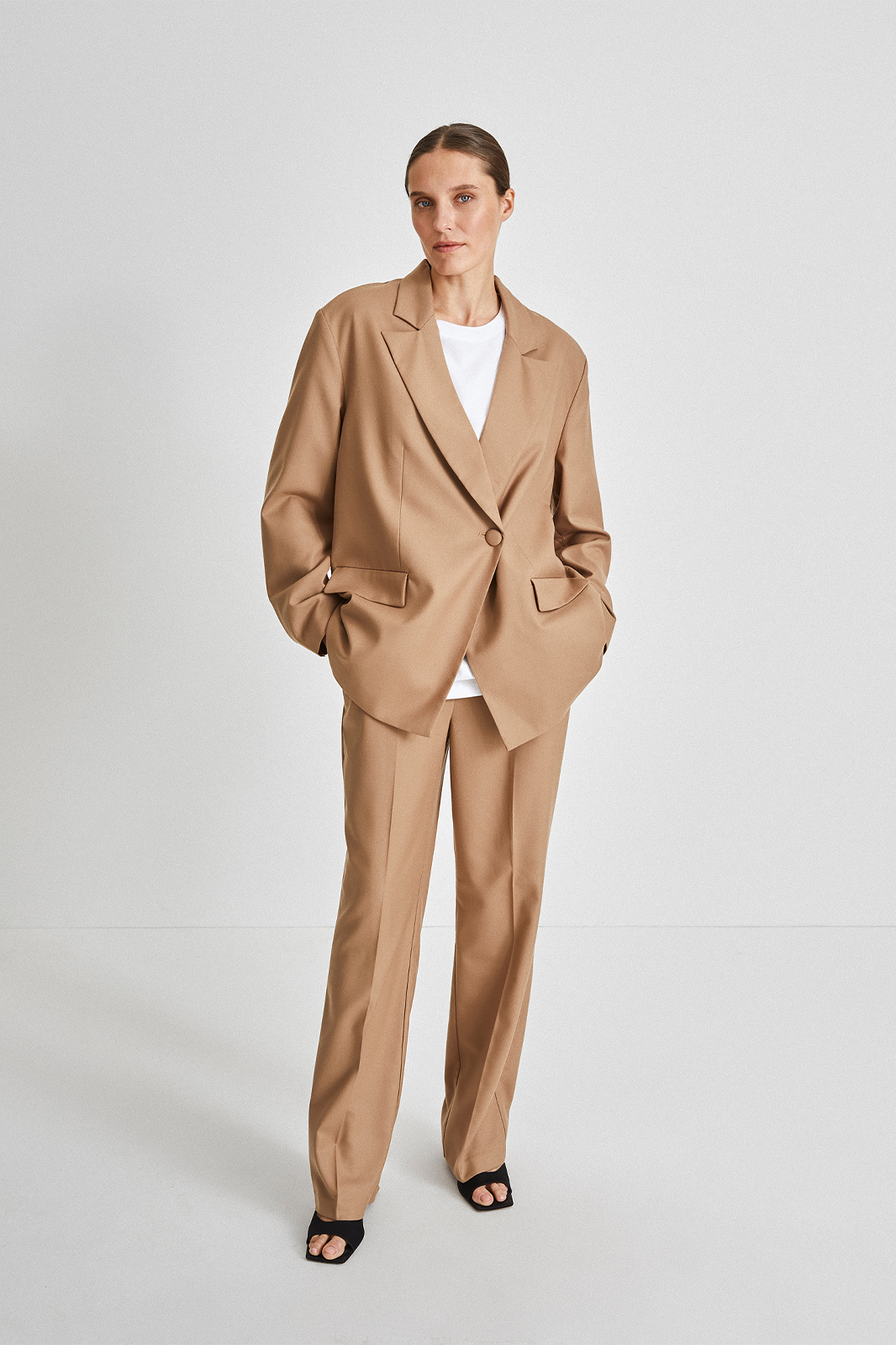 Burano blazer wool mix oversized double breasted slit at sleeve thin shoulder pads semi stand collar beige stylein front image