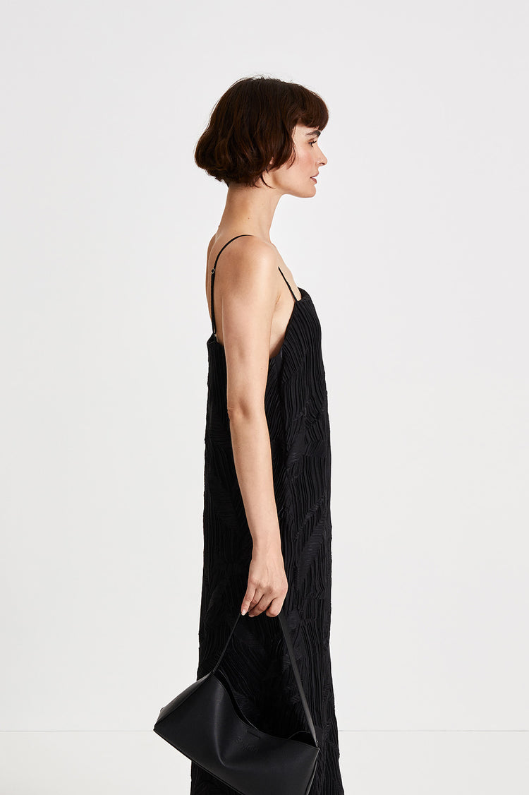 Ivrea dress ankle length crushed plisse fabric adjustable shoulder straps voluminous body black stylein side image