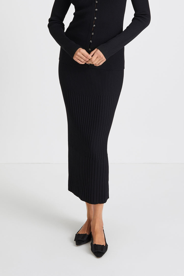 Perina skirt rib knitted mid length black stylein front image