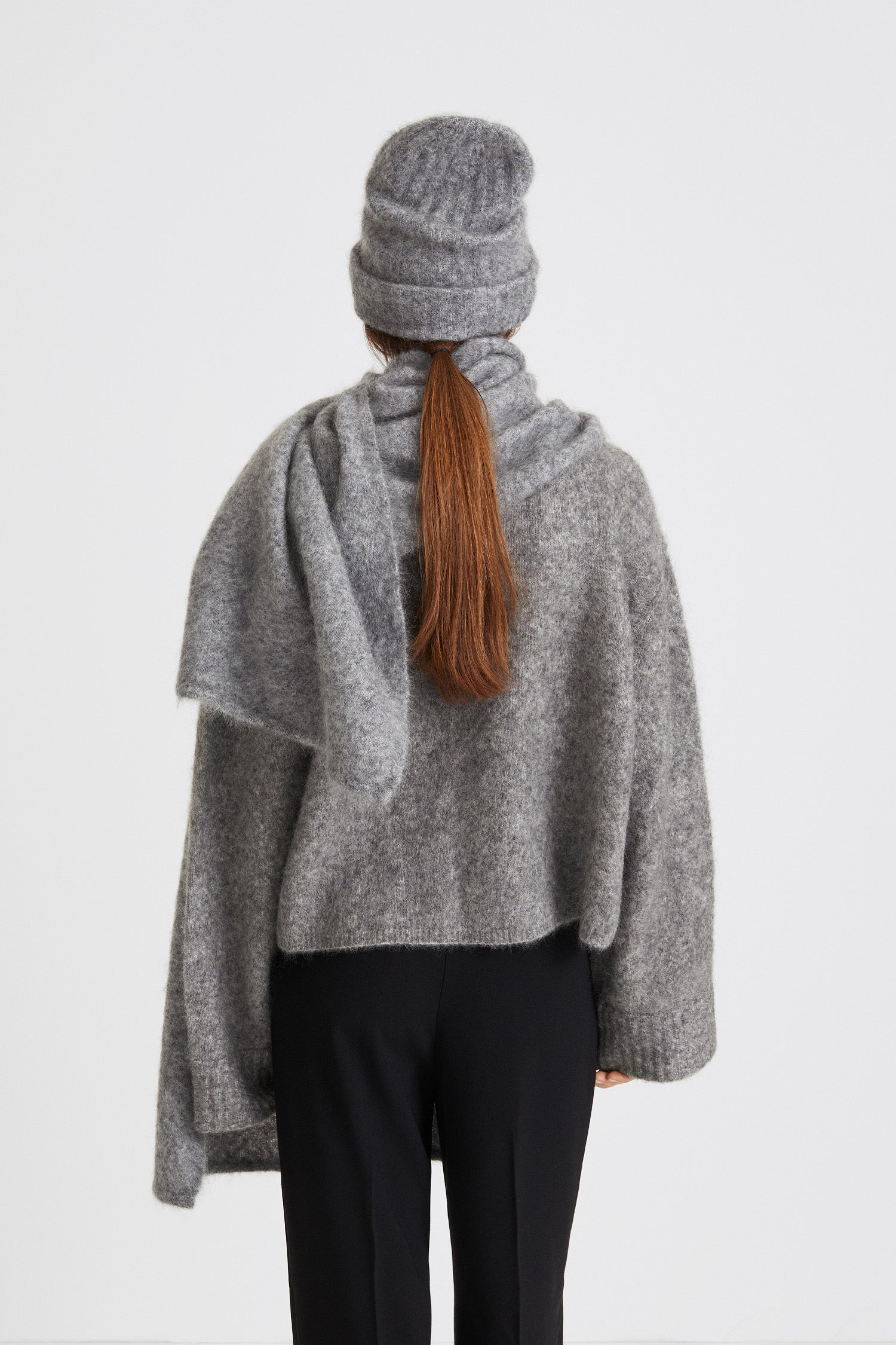 Nea scarf wide mohair blend grey stylein back image