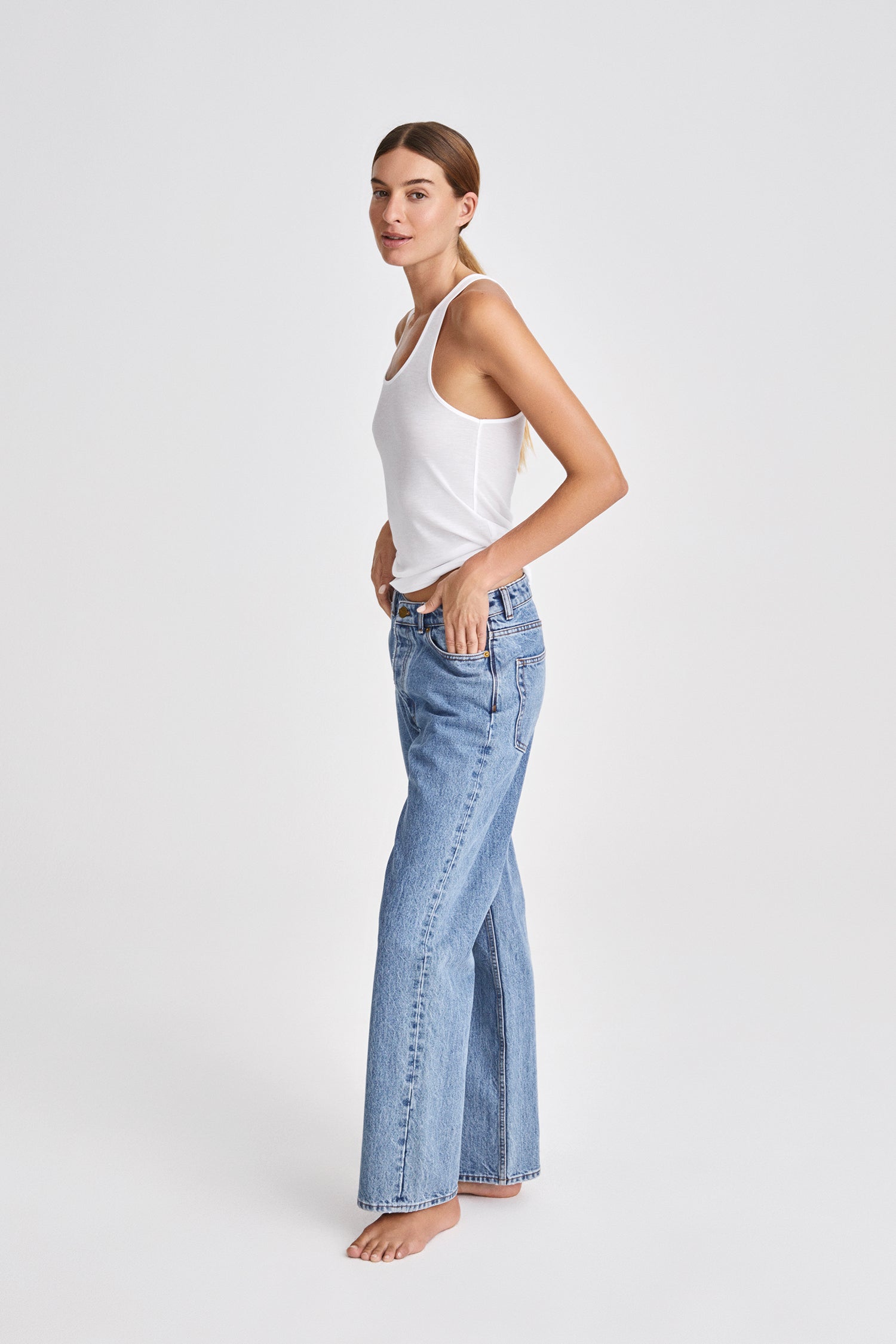 norwood top white sleeveless stylein side