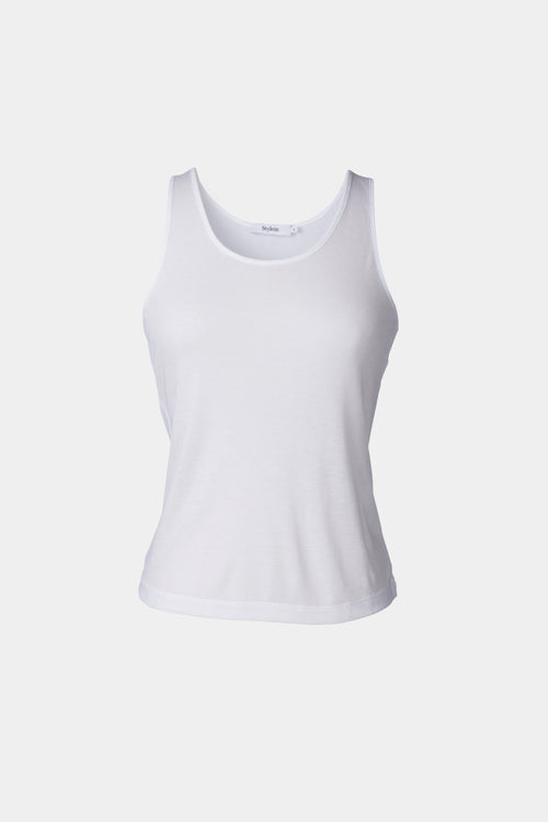 norwood top white sleeveless stylein front