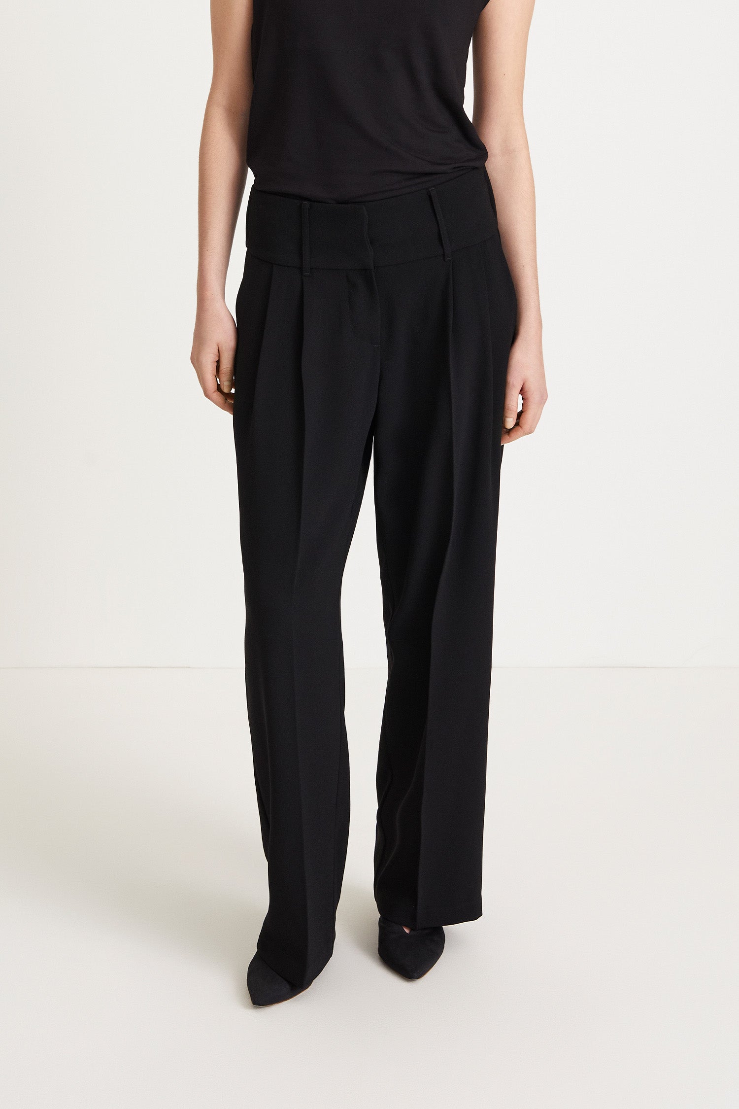 RELAXED PLEATED TROUSERS - BLAKE BLACK