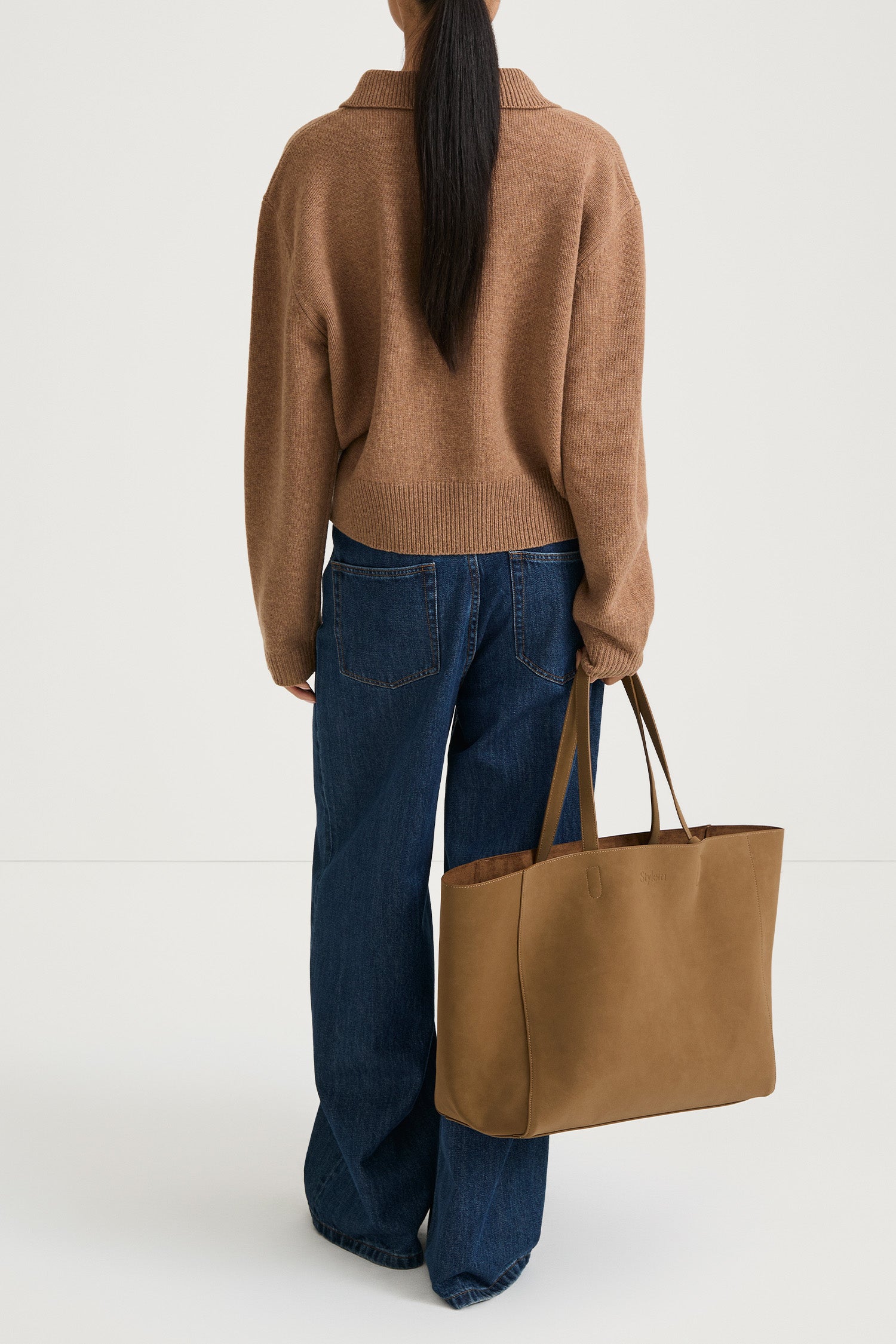 v-neck knitted sweater beige praline stylein harmony back