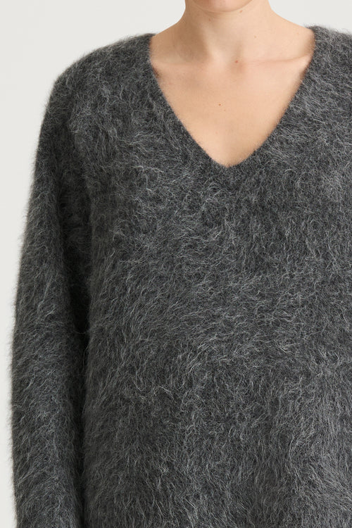 v-neck mohair sweater grey stylein liora model image