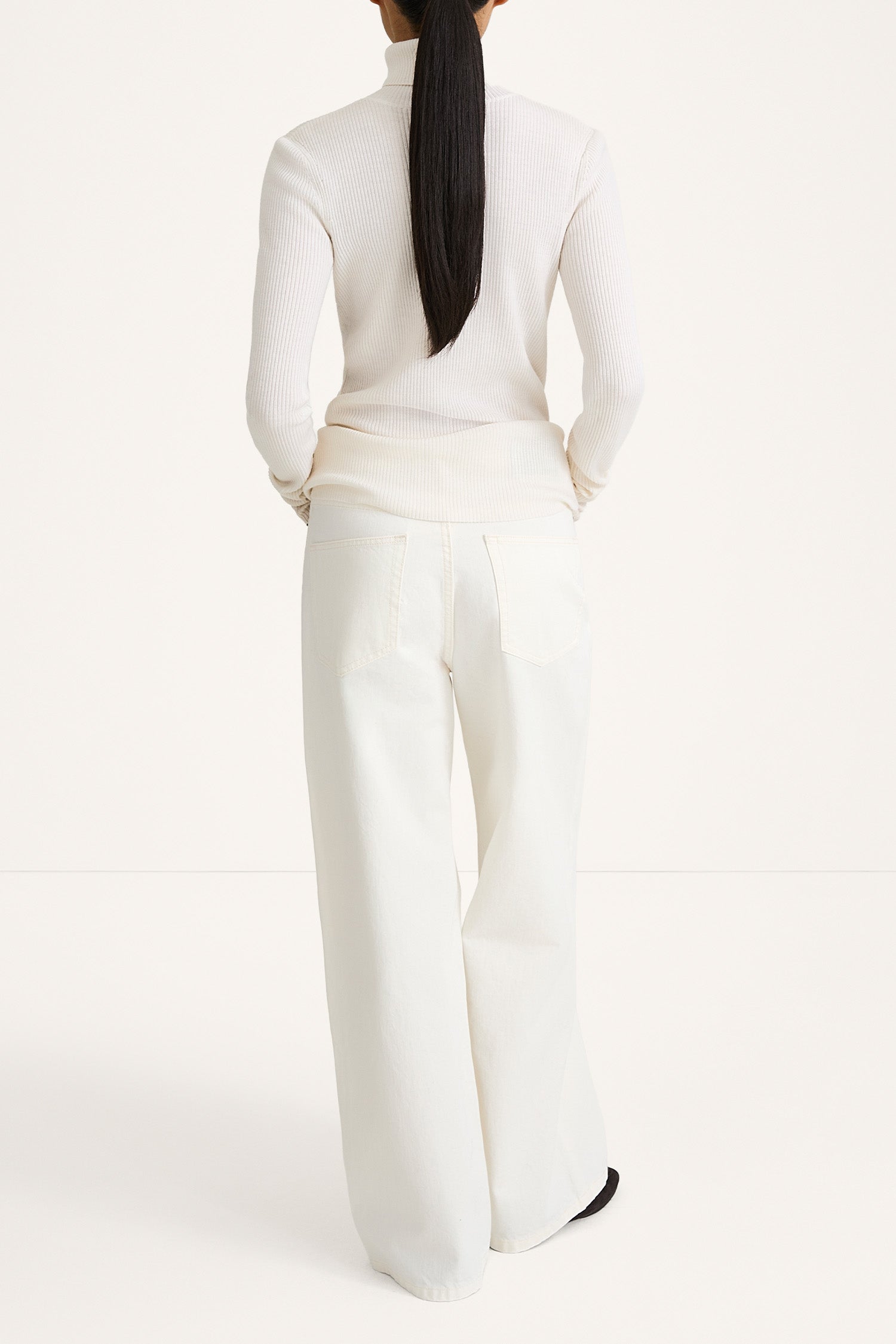 RIBBED MERINO TURTLENECK SWEATER - HELEA CREAM