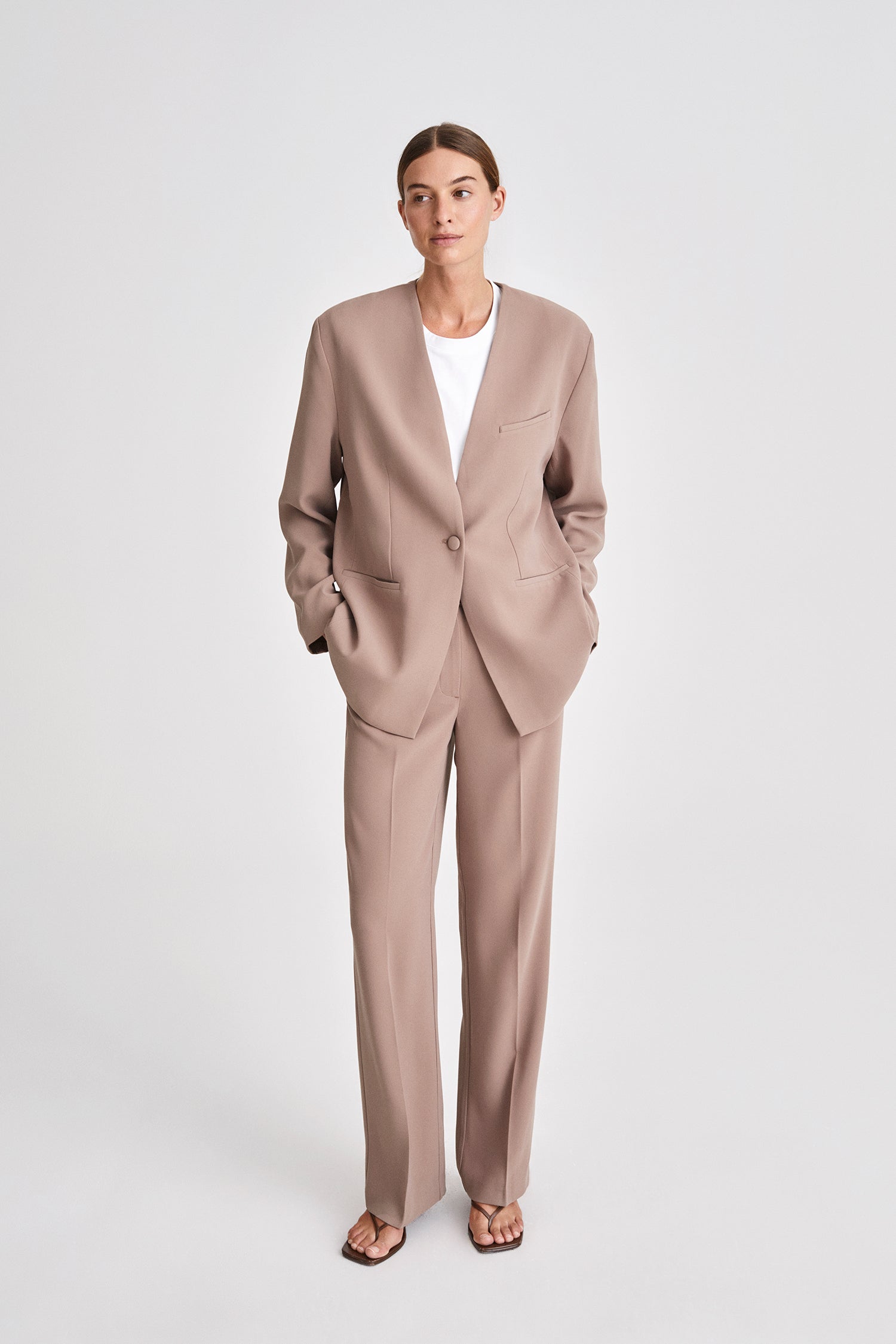 Bastian blazer thin shoulder pads wide silhouette full length nougat stylein front image