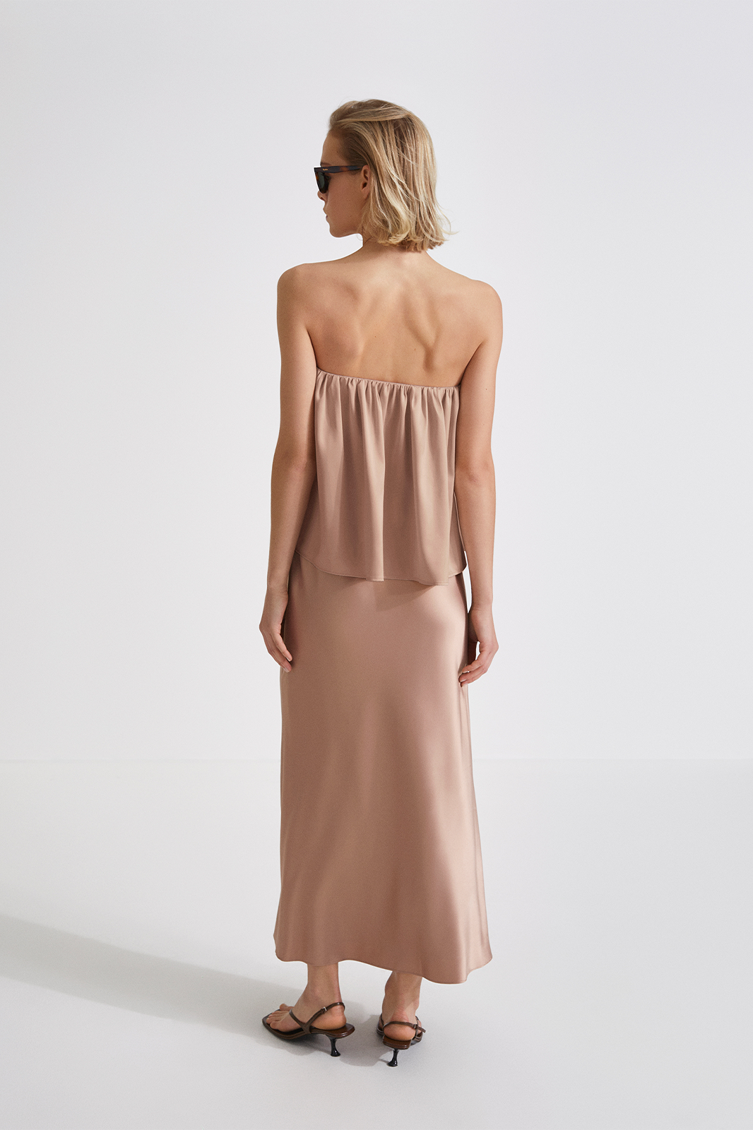 Madga skirt maxi long satin taupe stylein back